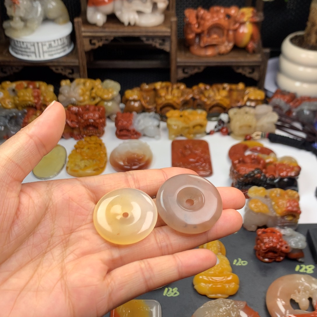 石英质玉（黄龙玉）挂件未镶嵌