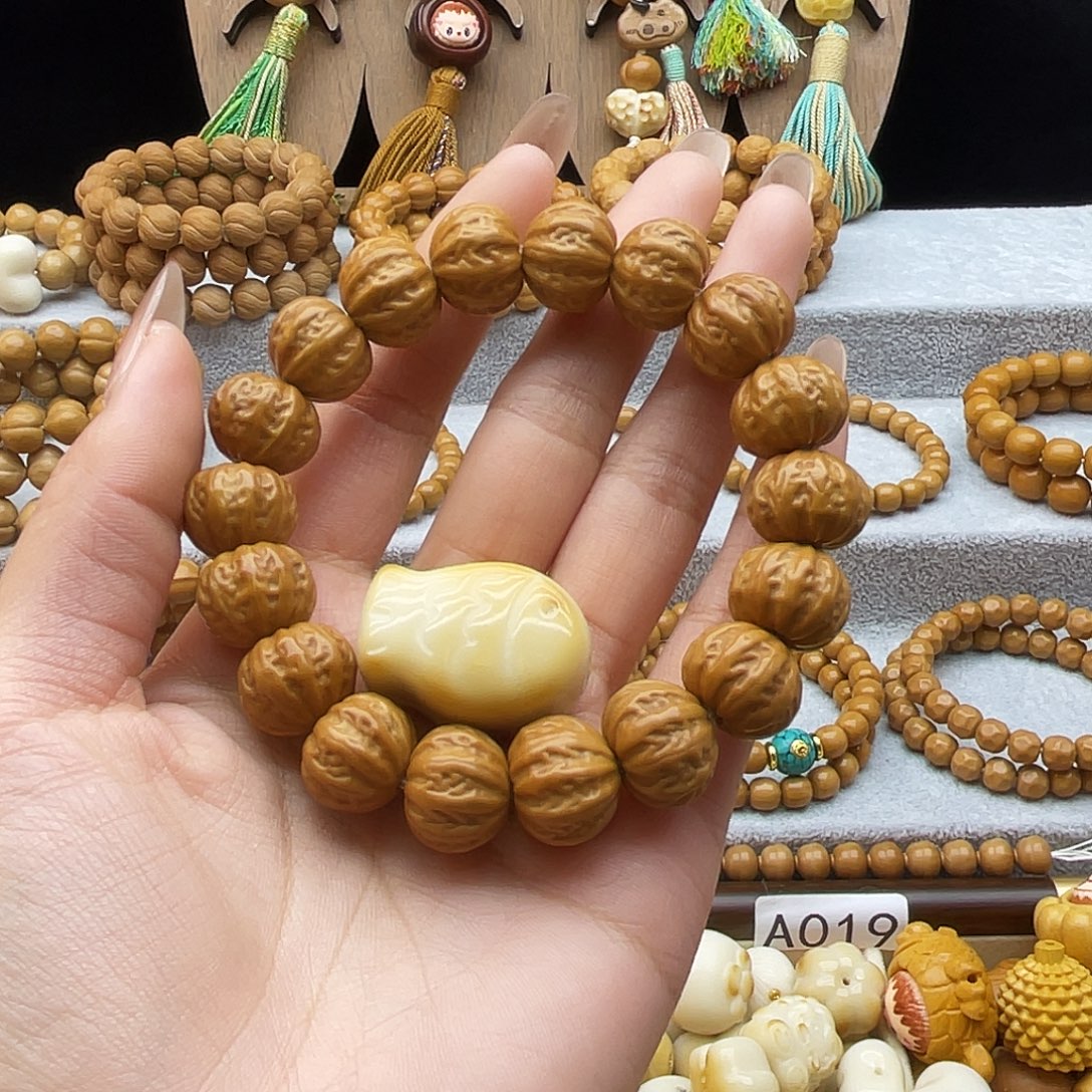 吊坠猴头核桃猴头京八棱手串