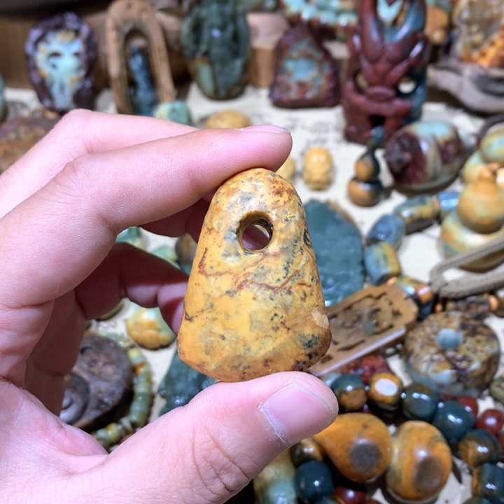 岫岩河磨玉（透闪石质玉）挂件未镶嵌