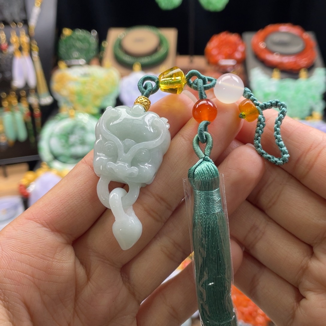 翡翠挂件未镶嵌代编织