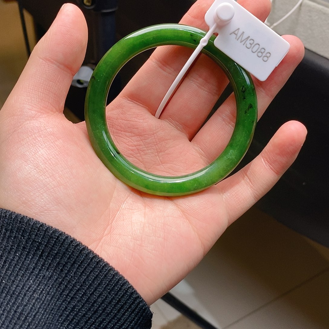 和田玉（碧玉）未镶嵌手镯