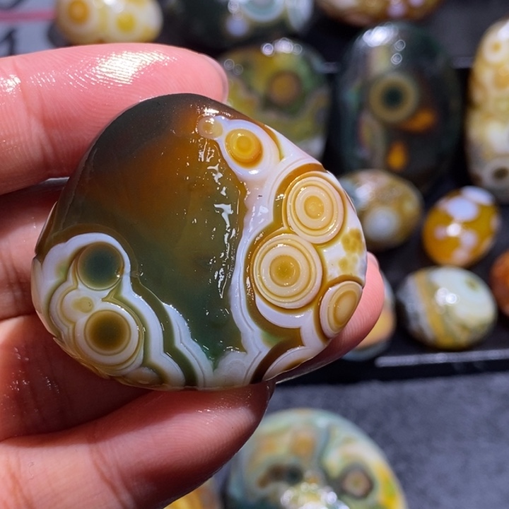 玛瑙/玉髓未镶嵌珠宝奇石108