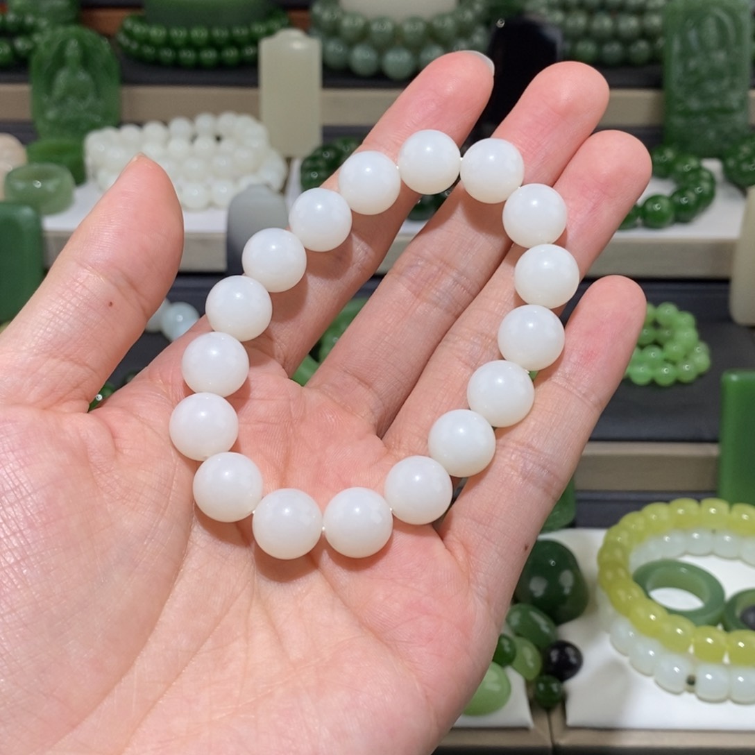 和田玉手串未镶嵌七*～卡12俄芭莎手串过灯