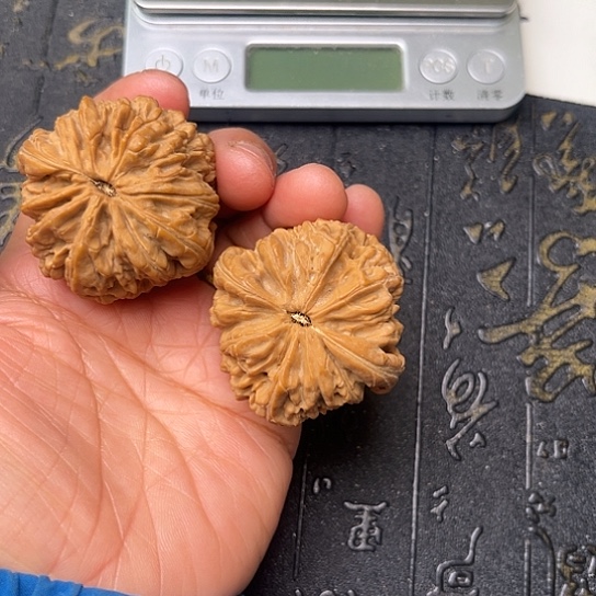 吊坠文玩核桃暴雪