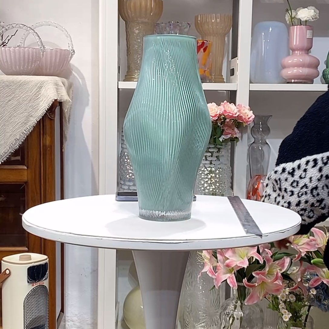 原色有磕口口7,5高31.5