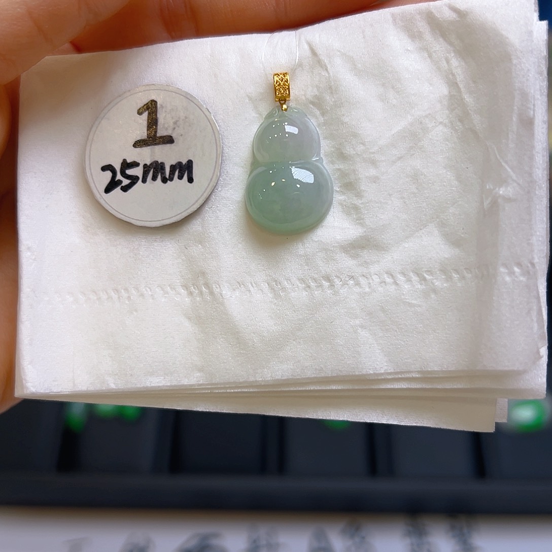 翡翠颈饰18K金镶嵌翡翠