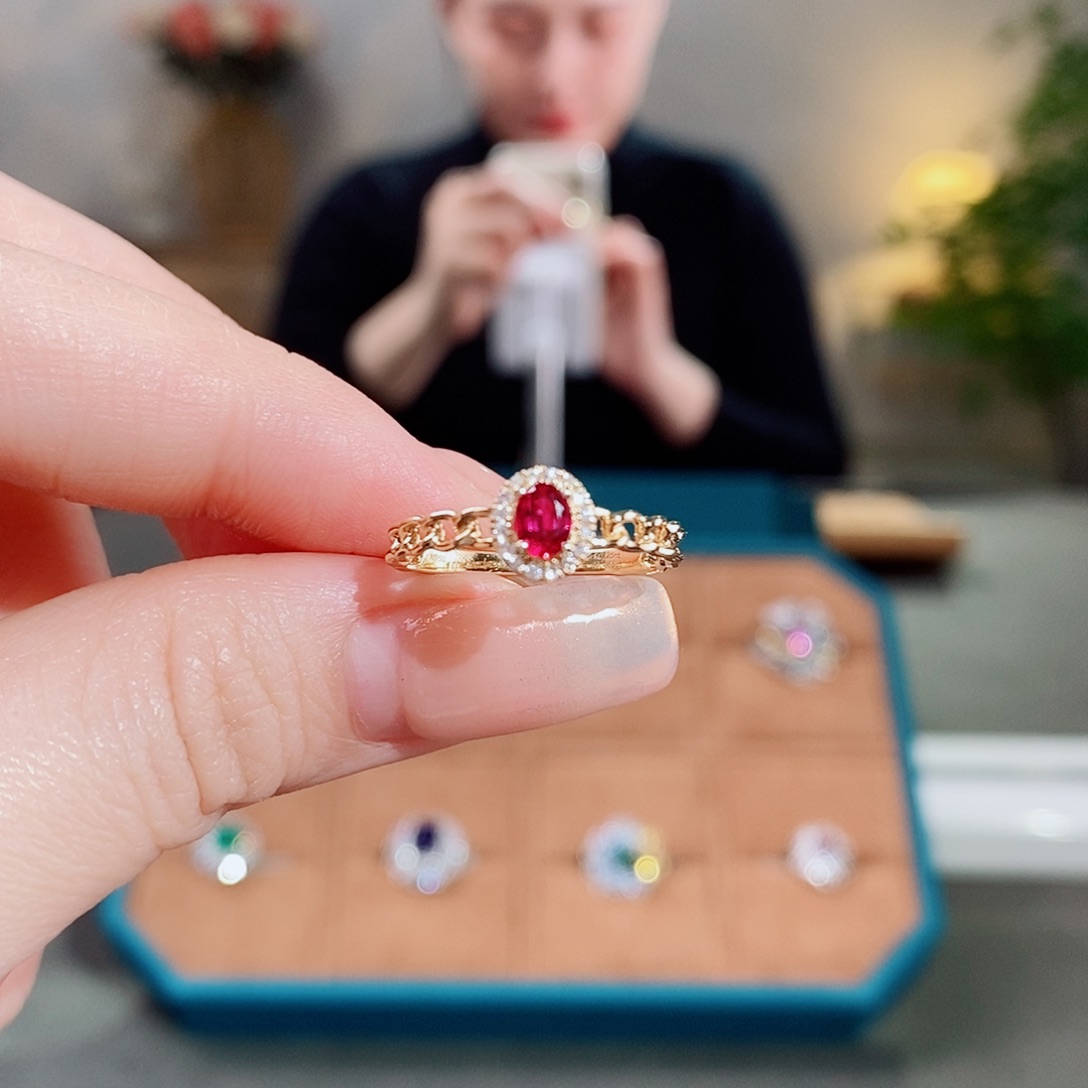 红宝石戒指18K金镶嵌0.26ct无烧