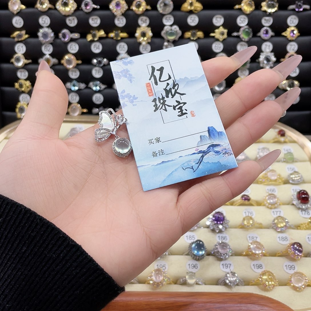 蛇纹石玉颈饰银S925镶嵌抱*义35