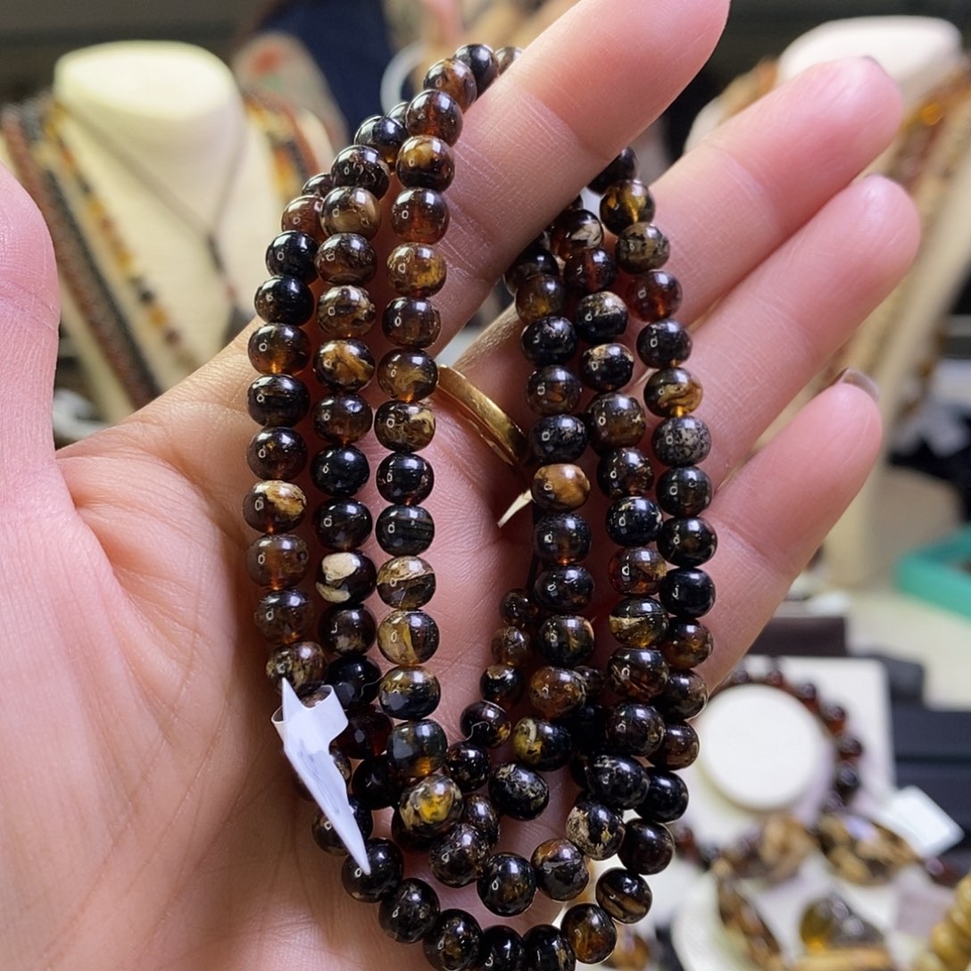 琥珀未镶嵌裸石黑白妖花6mm福利