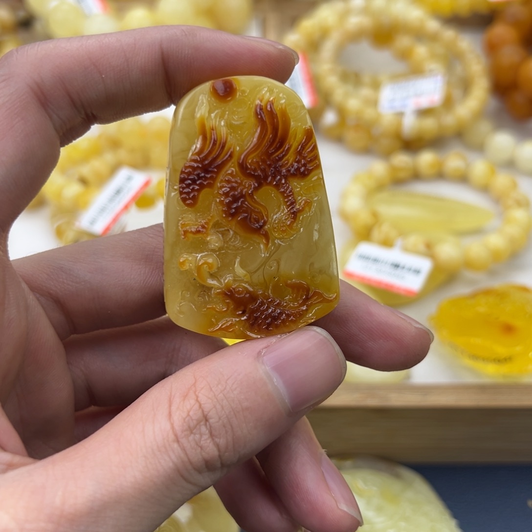 琥珀珠宝奇石未镶嵌