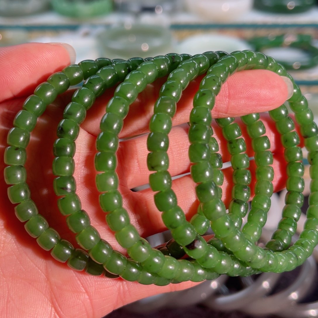 和田玉手链未镶嵌碧玉直切卡6