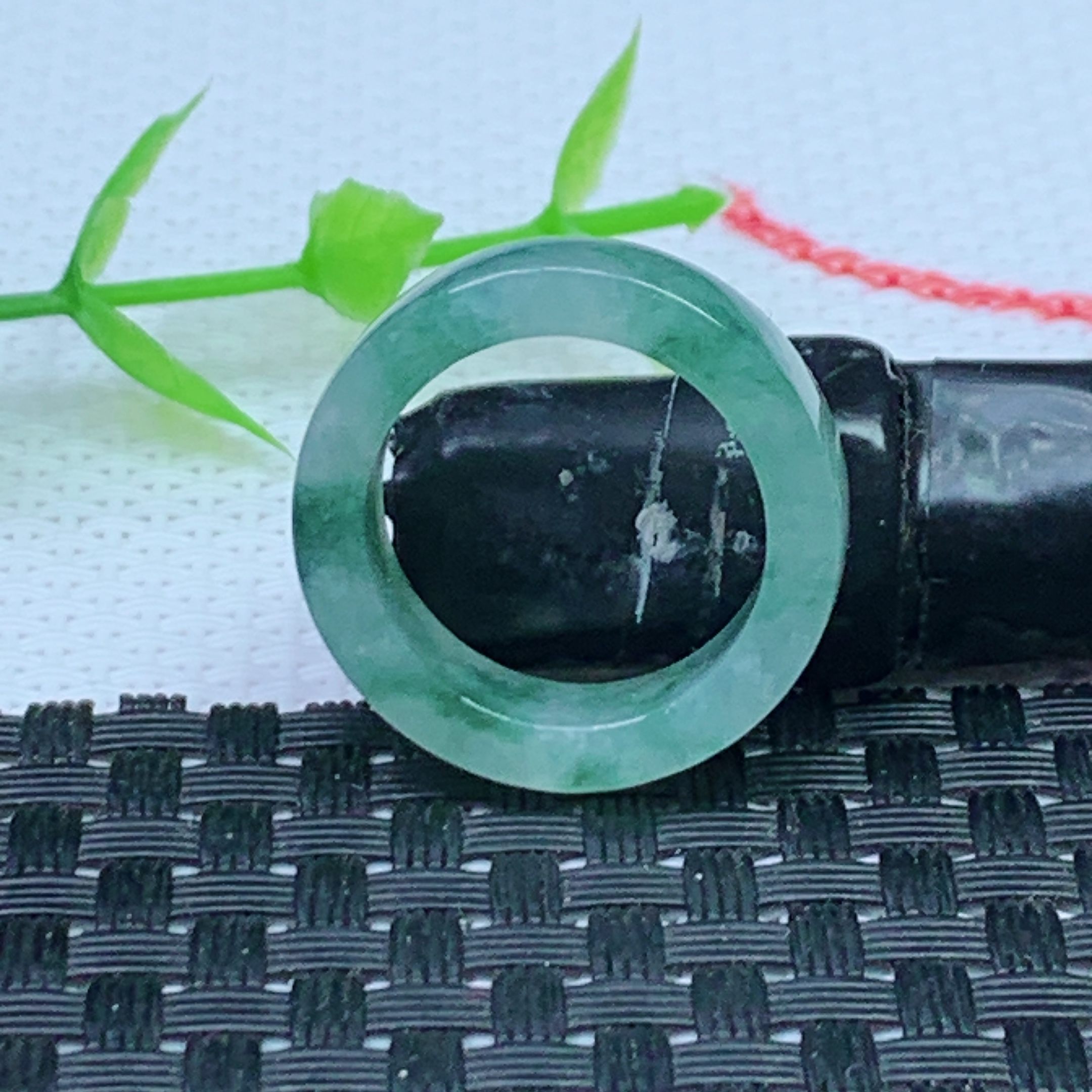 缅甸天然A货翡翠 飘花素面方玉戒圈戒指 内径17 mm 编号2115