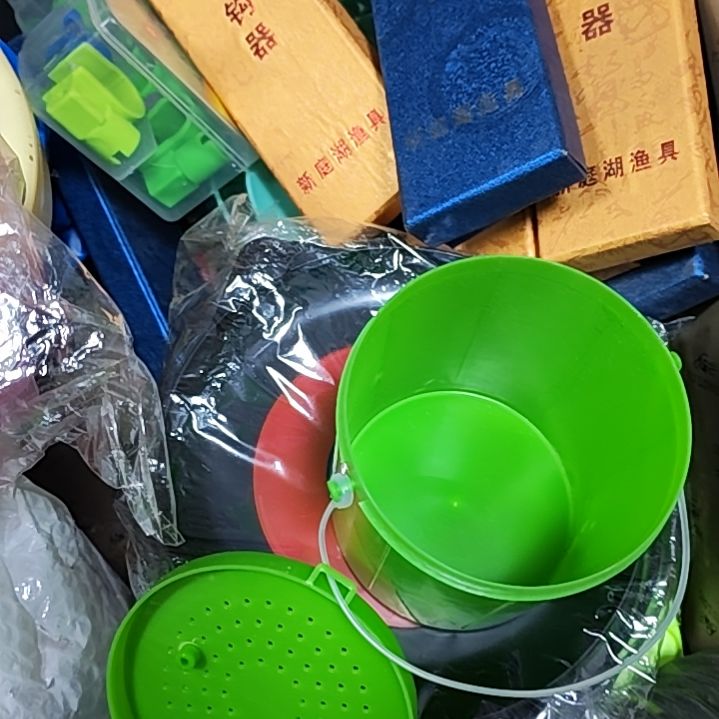 燕***哥两个桶饵料桶小桶