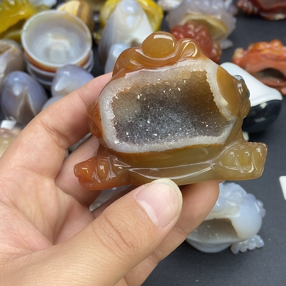 乖***毛玛瑙/玉髓未镶嵌珠宝奇石