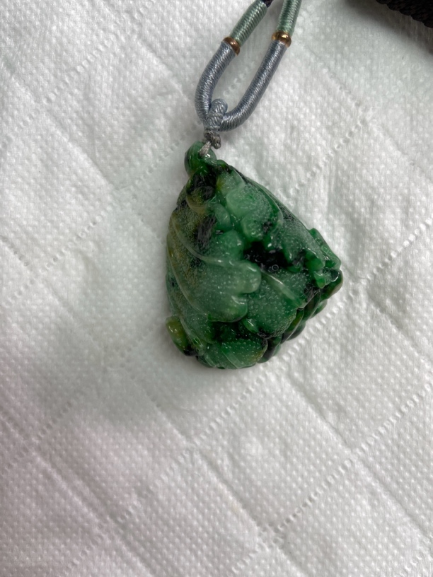 玉如军意翡翠珠宝