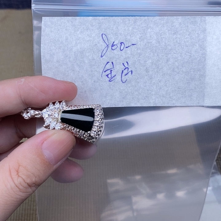 金***兜定制翡翠未镶嵌无事牌