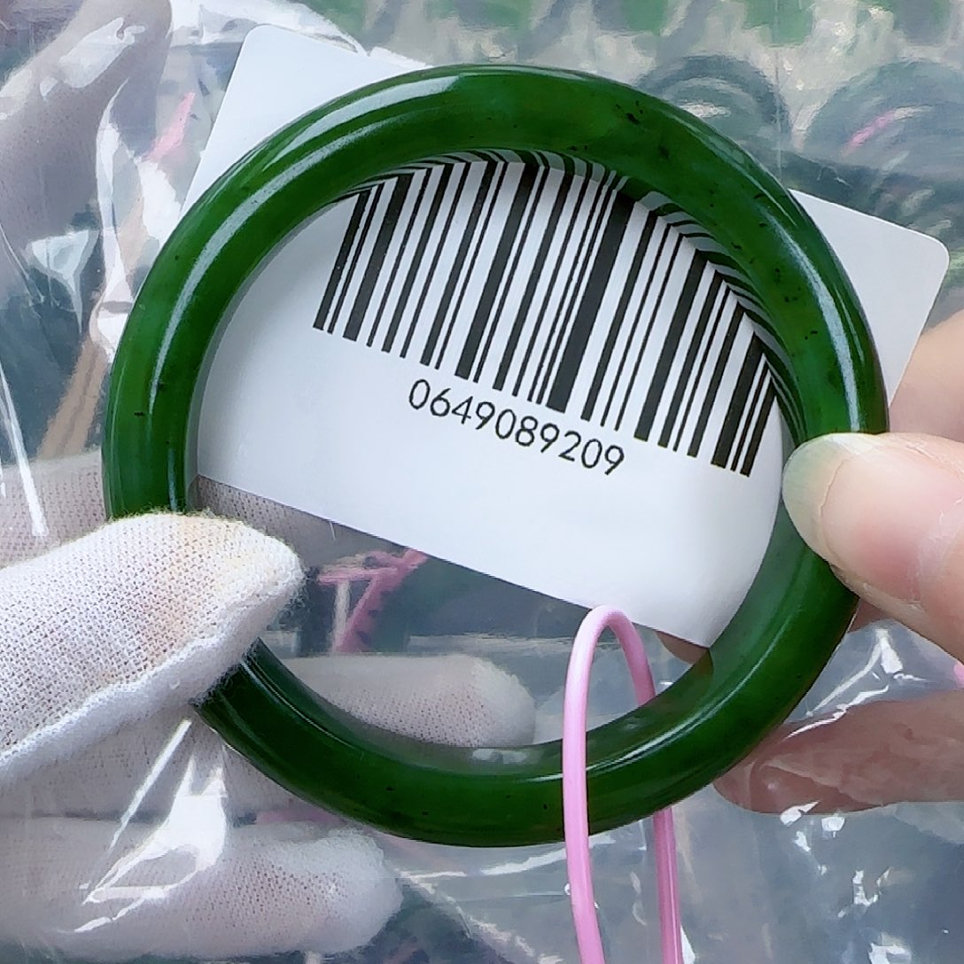 和田玉（碧玉）手镯未镶嵌6263包容