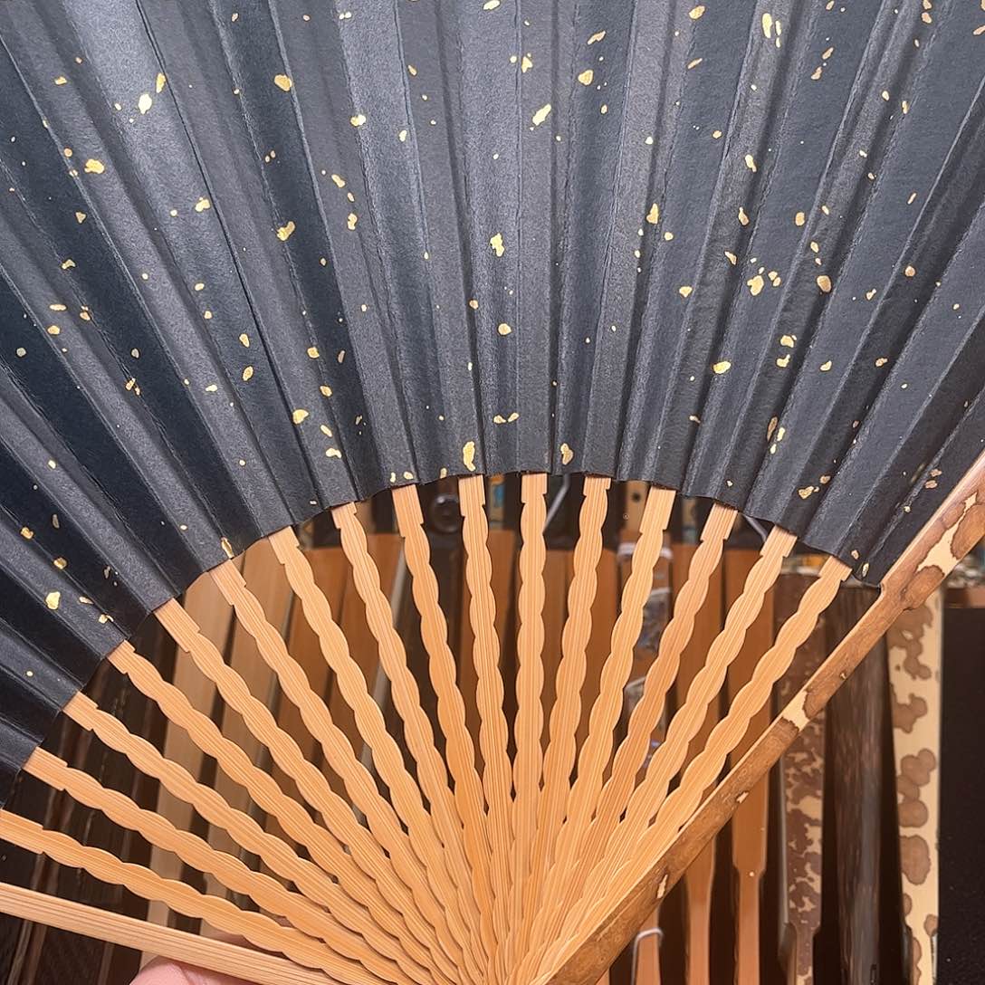 扇子黑色洒金龙鳞梅妃