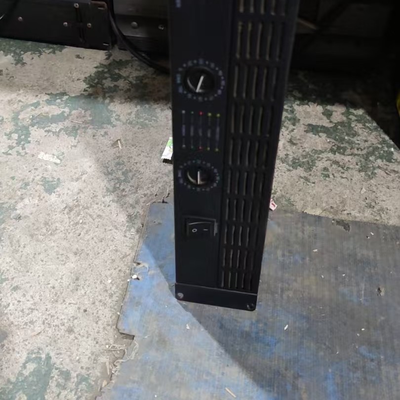 8新  专业功放一台 不包邮费