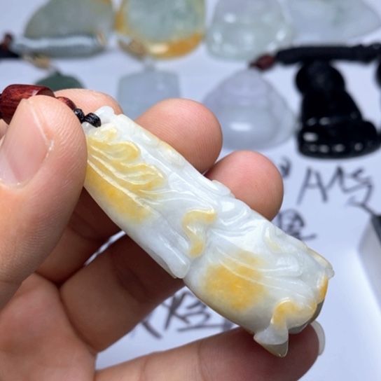 翡翠未镶嵌颈饰翡翠