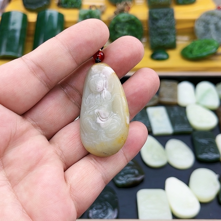 和田玉未镶嵌颈饰