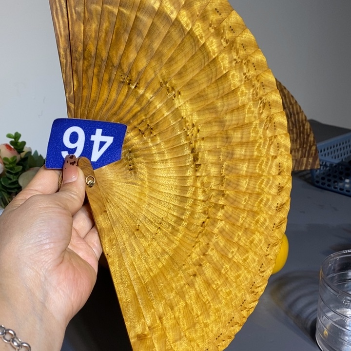 金丝楠雍**宝金丝楠木扇子