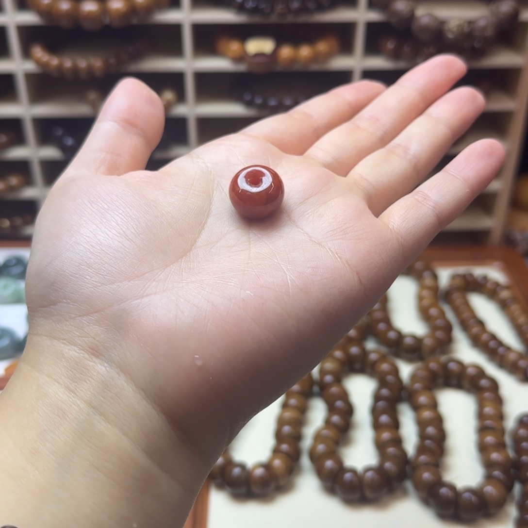 躲***O吊坠库克16红墩子一个