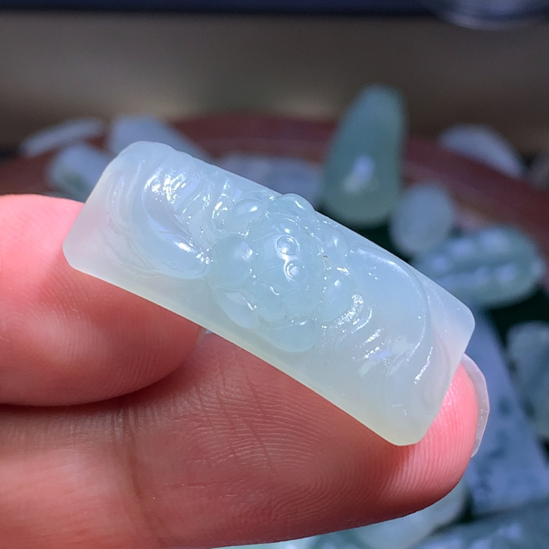 定制翡翠未镶嵌莲年有余