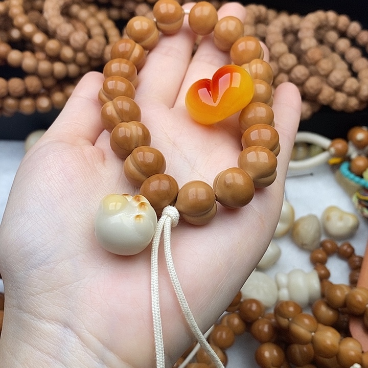 Y****猴头核桃手串屁桃