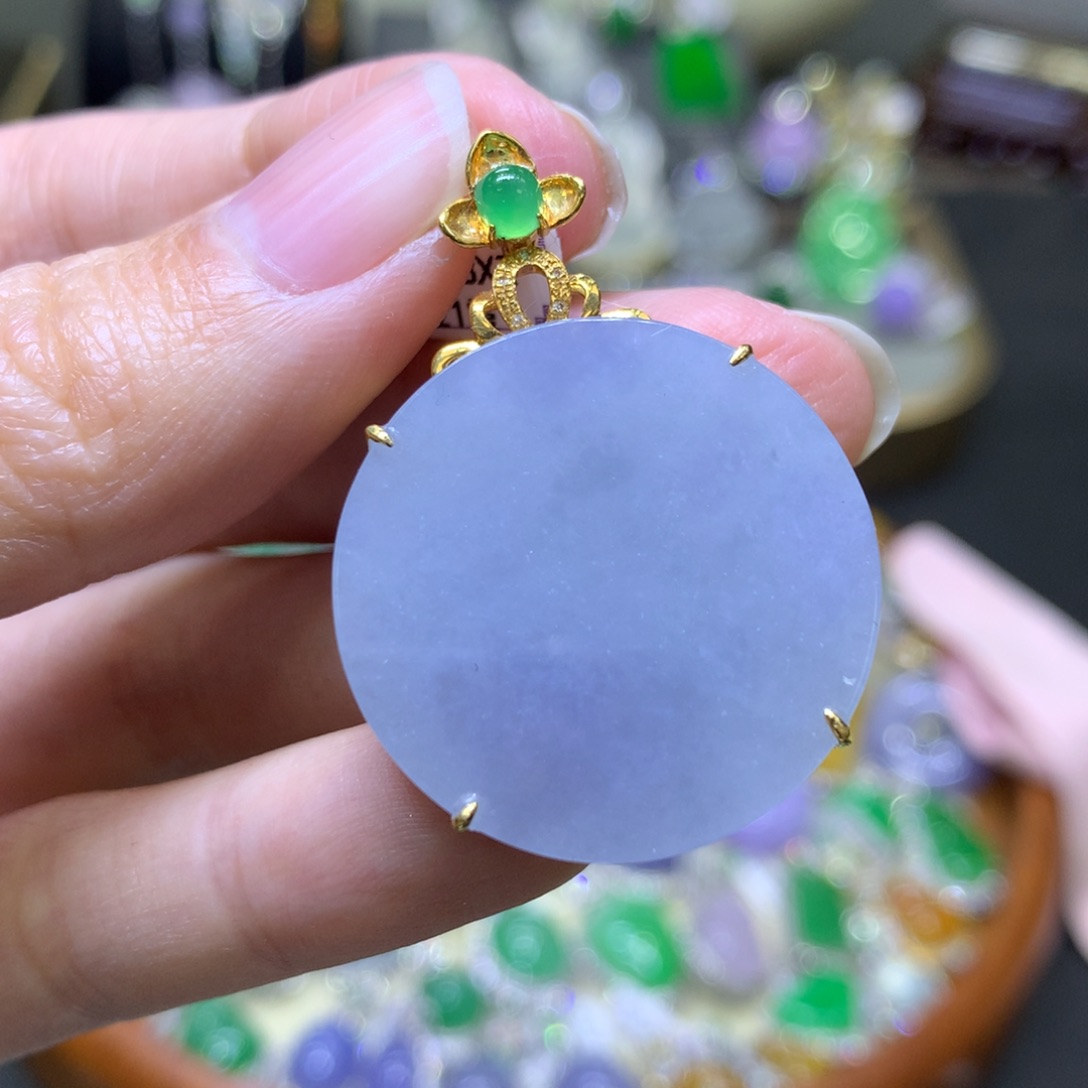 翡翠颈饰18K金镶嵌翡翠吊坠项链