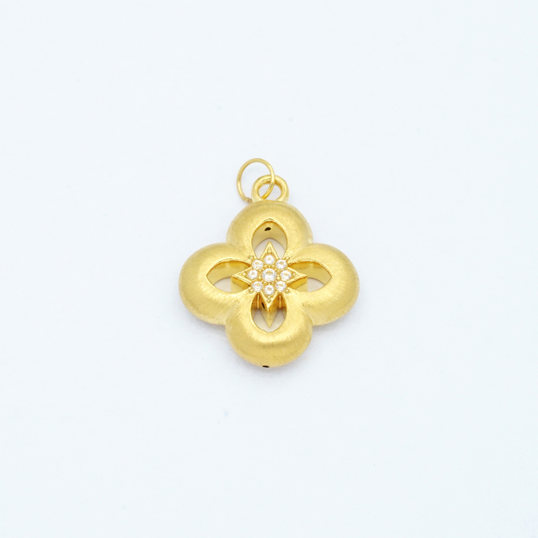 18k金缕空四叶草配件  约20.7mm*15.2mm【QL07258】