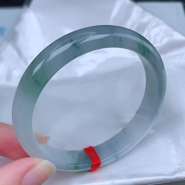 翡翠手镯未镶嵌天然