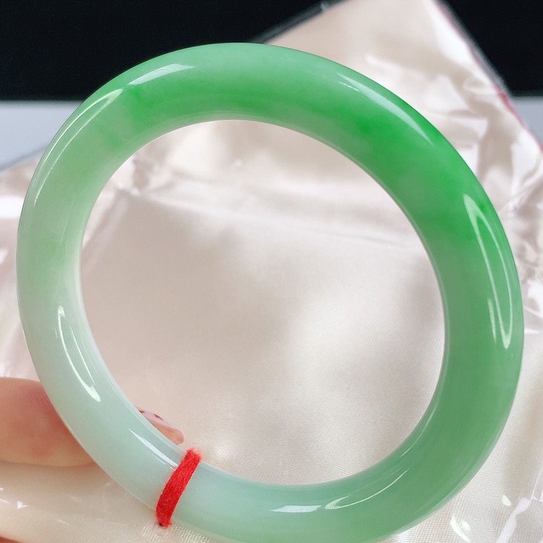 未镶嵌手镯翡翠812