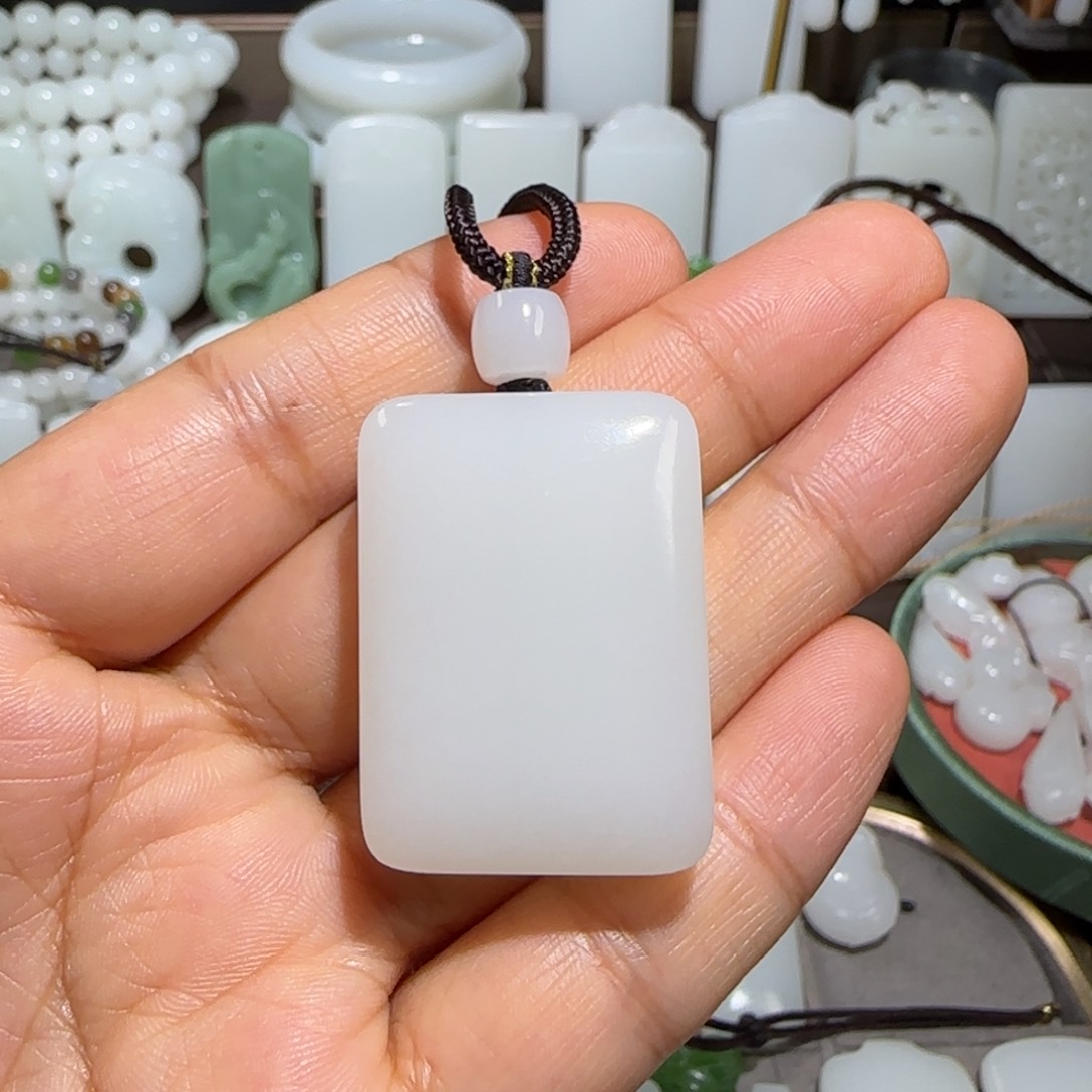 和田玉颈饰未镶嵌X****k