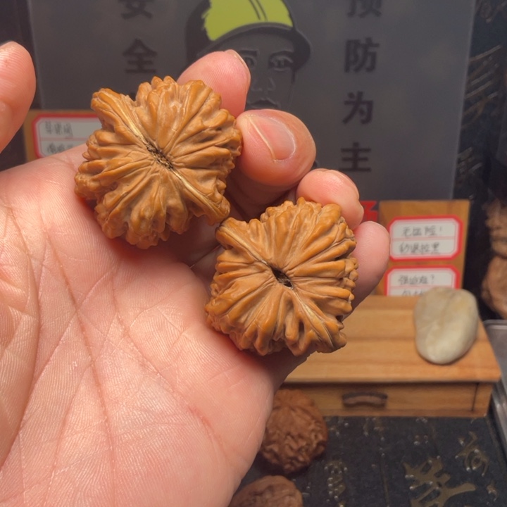 ****雨文玩核桃吊坠四座楼39全品
