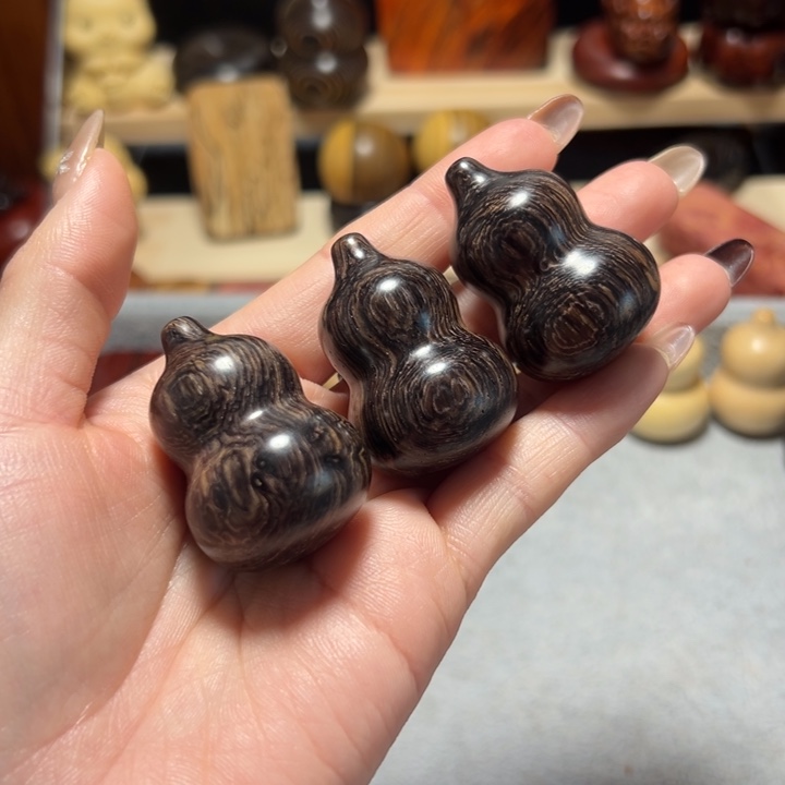 翔***踏老挝黑酸枝葫芦文玩