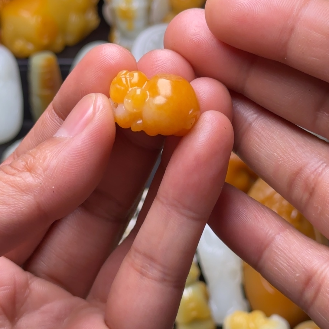 用***7和田玉未镶嵌吊坠(不含链)