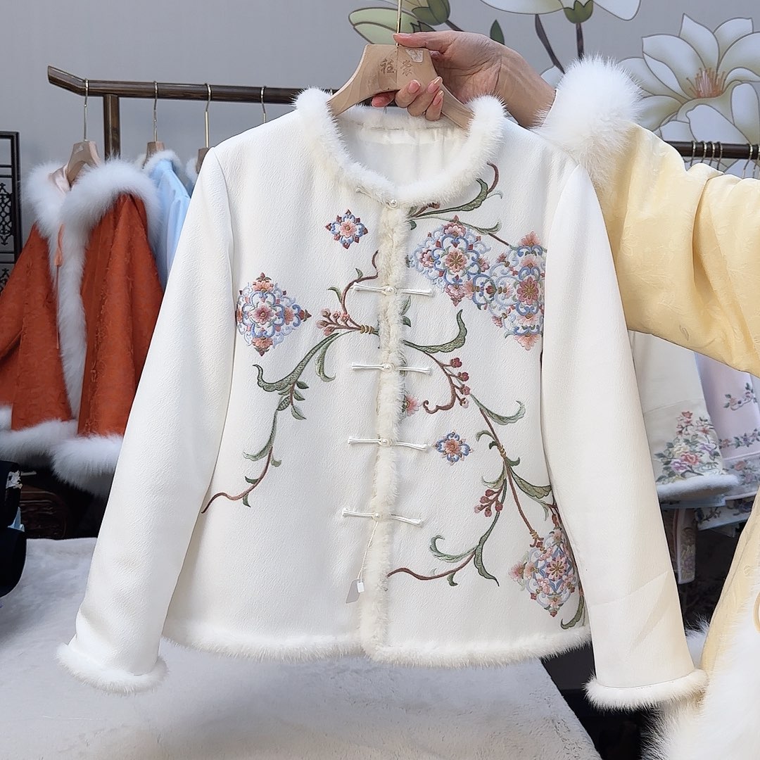 刺绣5号。正绢棉衣。 胸围100