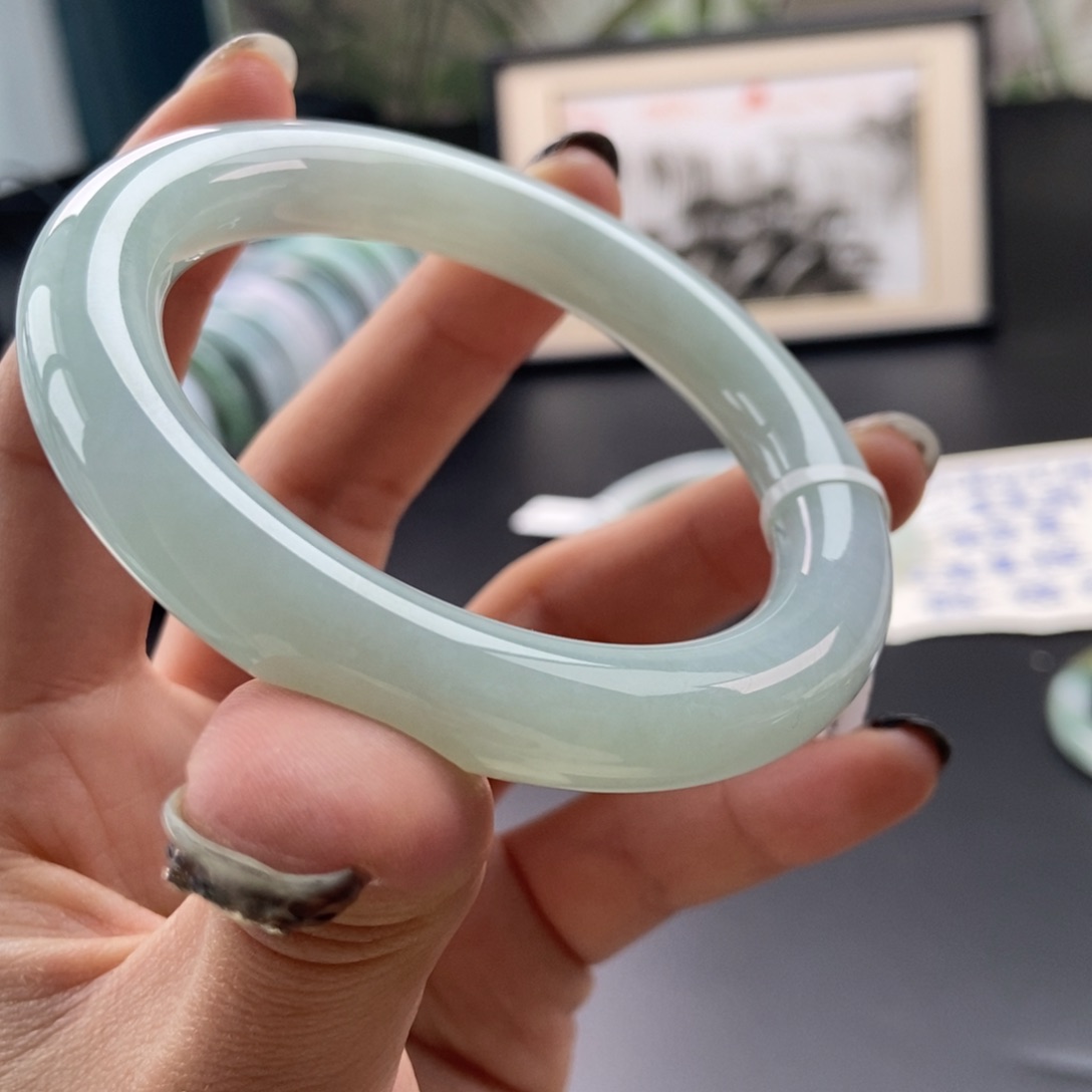 翡翠手镯未镶嵌54.6圈