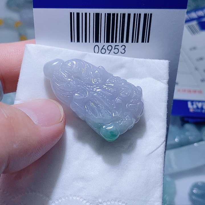 翡翠未镶嵌颈饰一