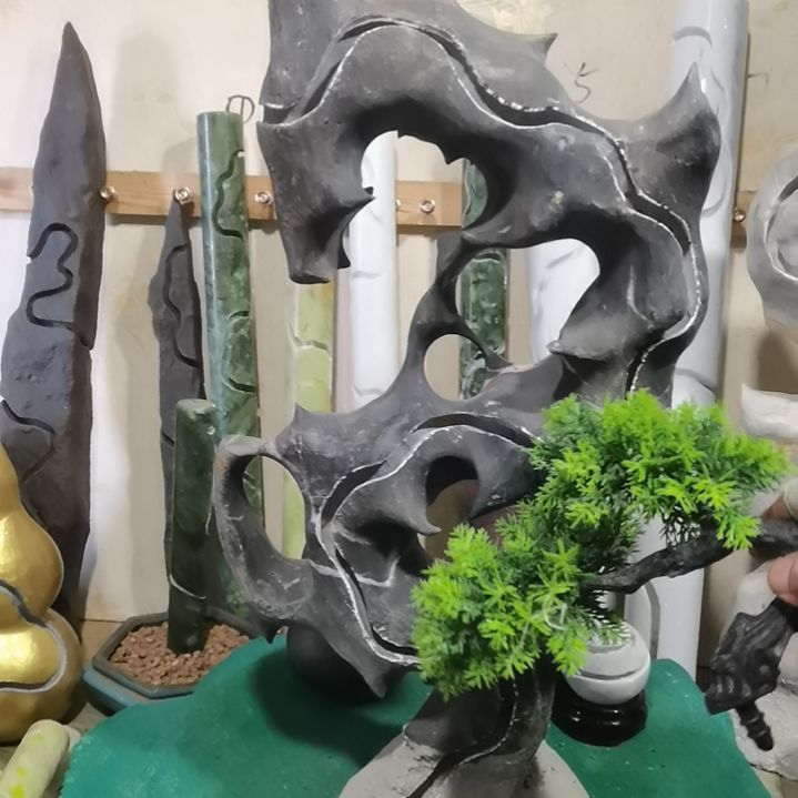 开槽附石一个太湖石