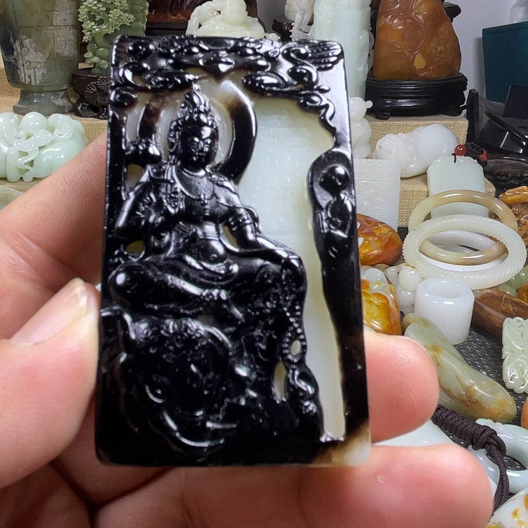 管***队和田玉（糖玉）未镶嵌挂件