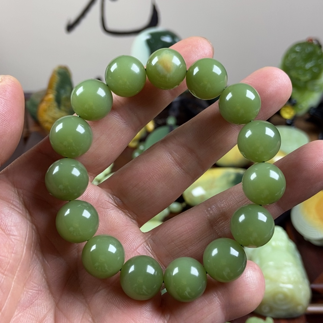 未镶嵌岫岩河磨玉（透闪石质玉）珠宝奇石
