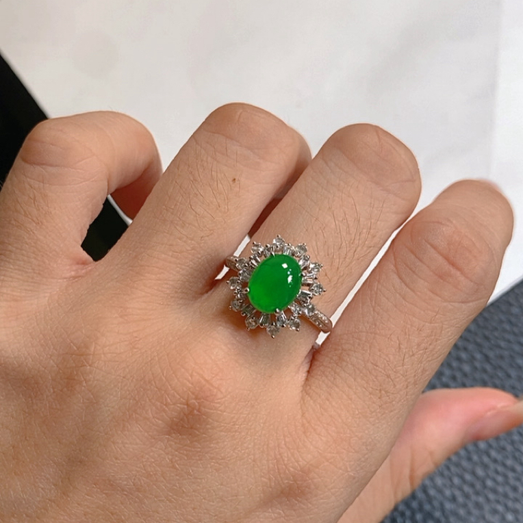 【拾玥珠宝】天然缅甸翡翠A货 阳绿蛋面戒指