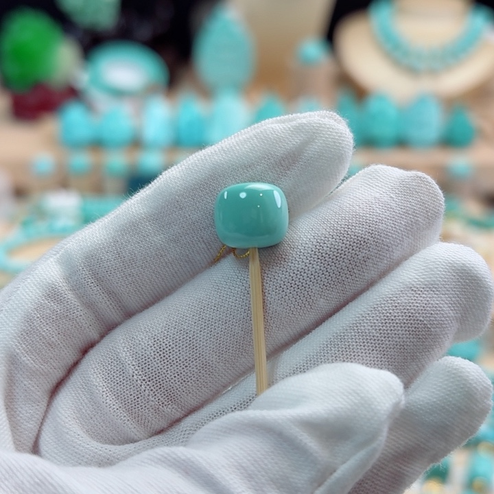 绿松石未镶嵌珠宝奇石