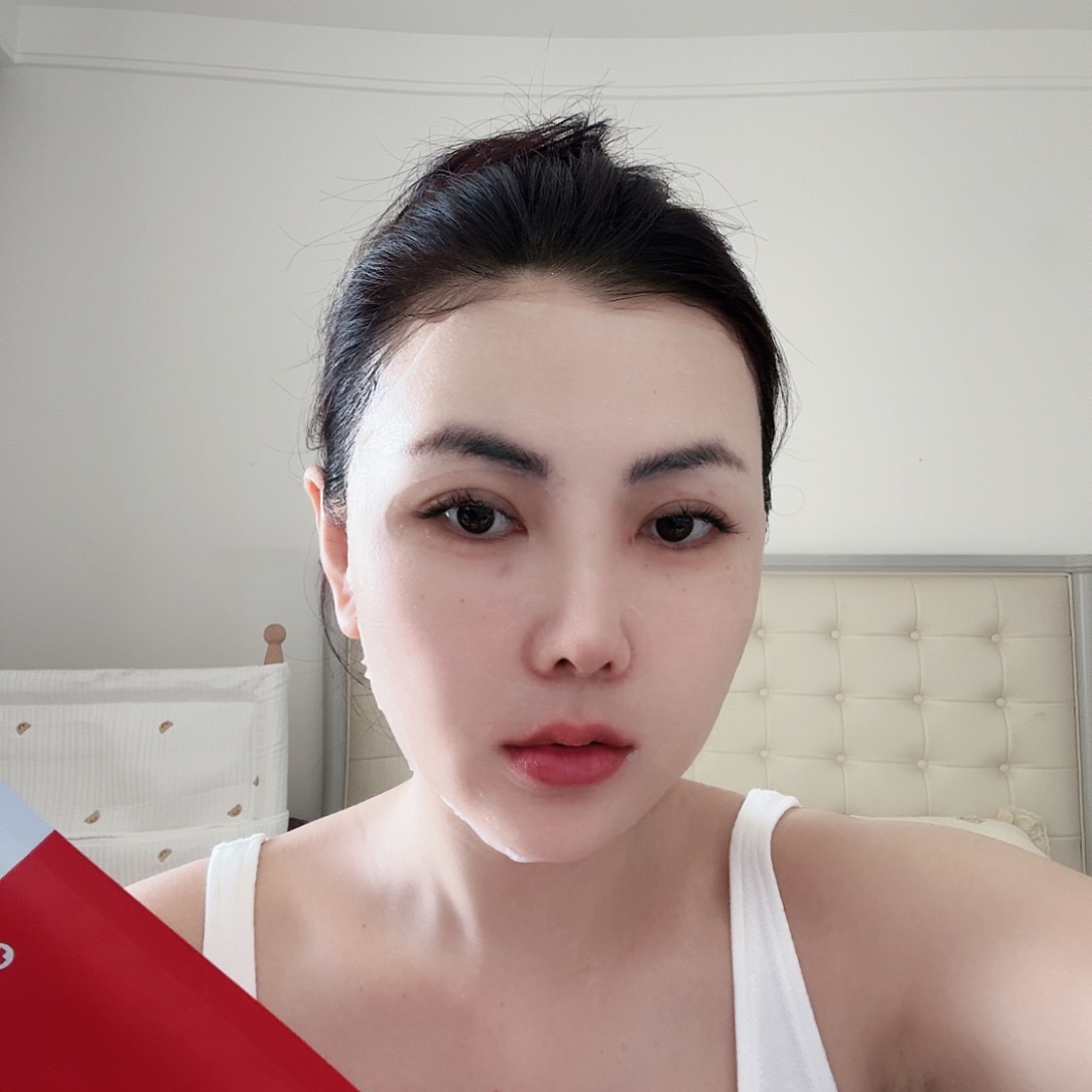 莱塞尔独家定制白色上衣，红红红