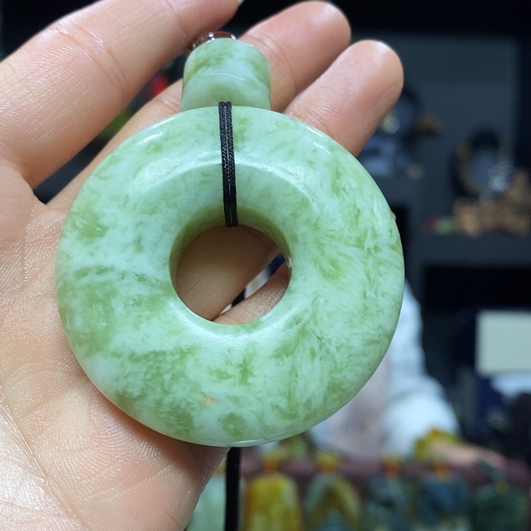 未镶嵌岫玉挂件吊坠