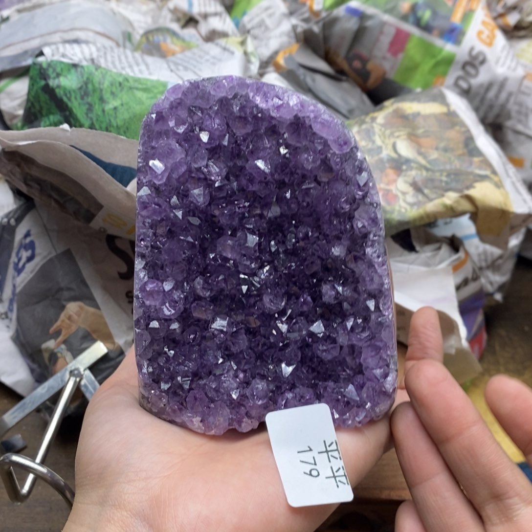 紫晶乌拉圭未镶嵌