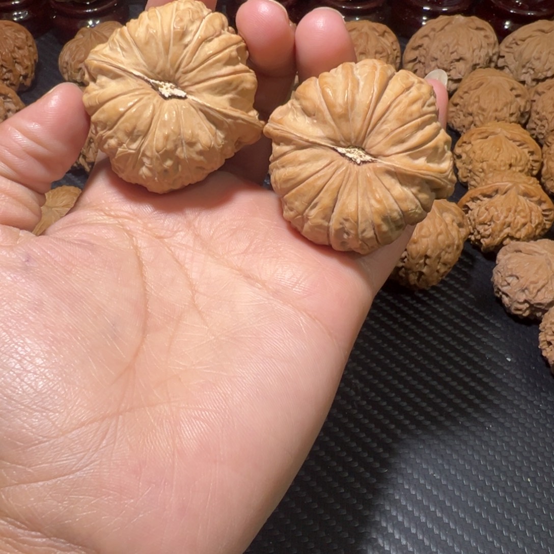 路***韬文玩核桃吊坠全品47南瓜饼对歪