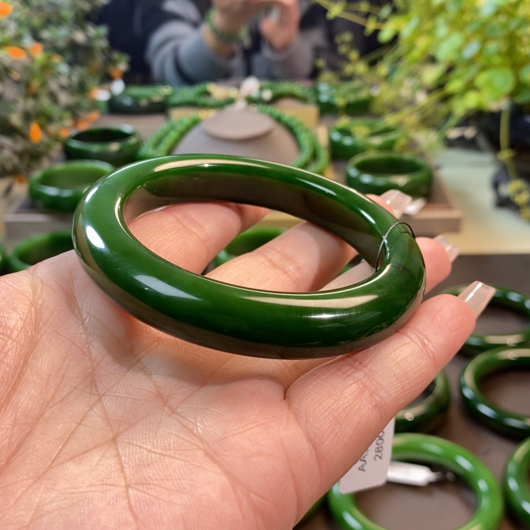 和田玉（碧玉）手镯未镶嵌